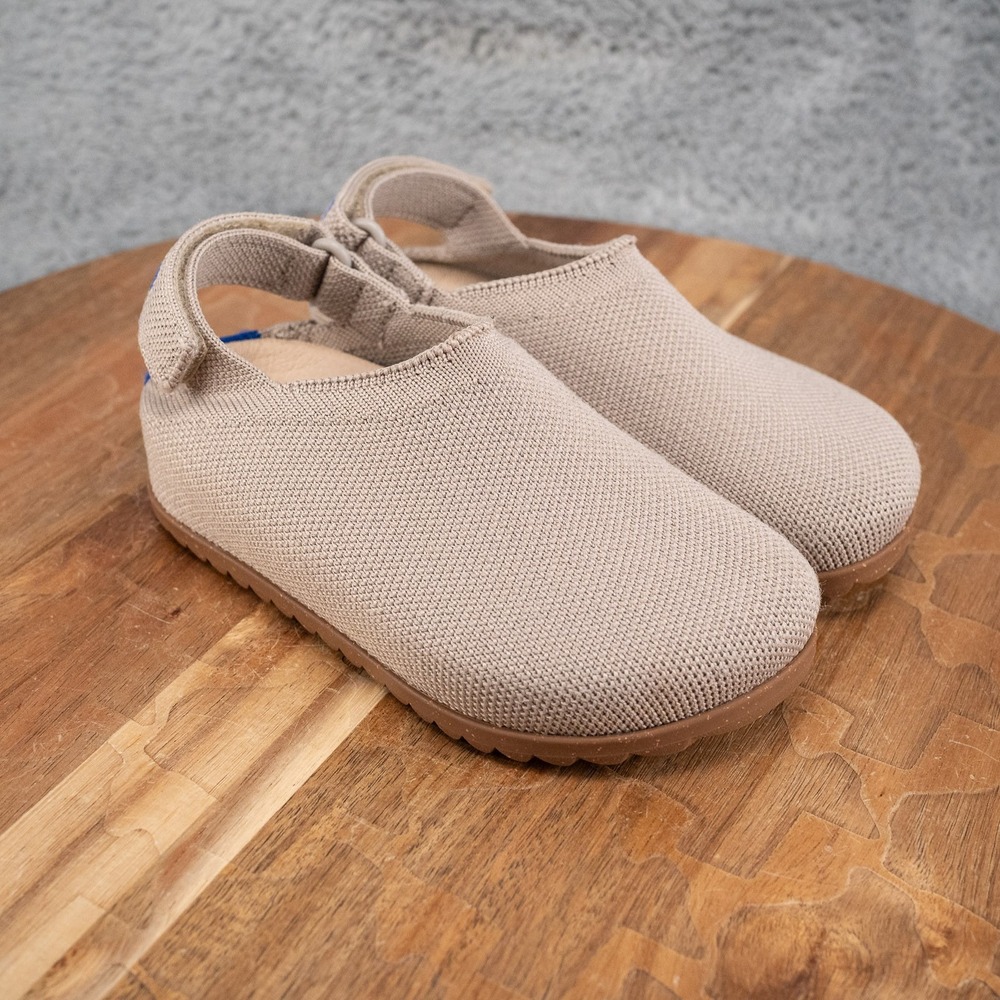 10 LITTLE KIDS - Rothys The Kids Clog - Dove - Machine Washable